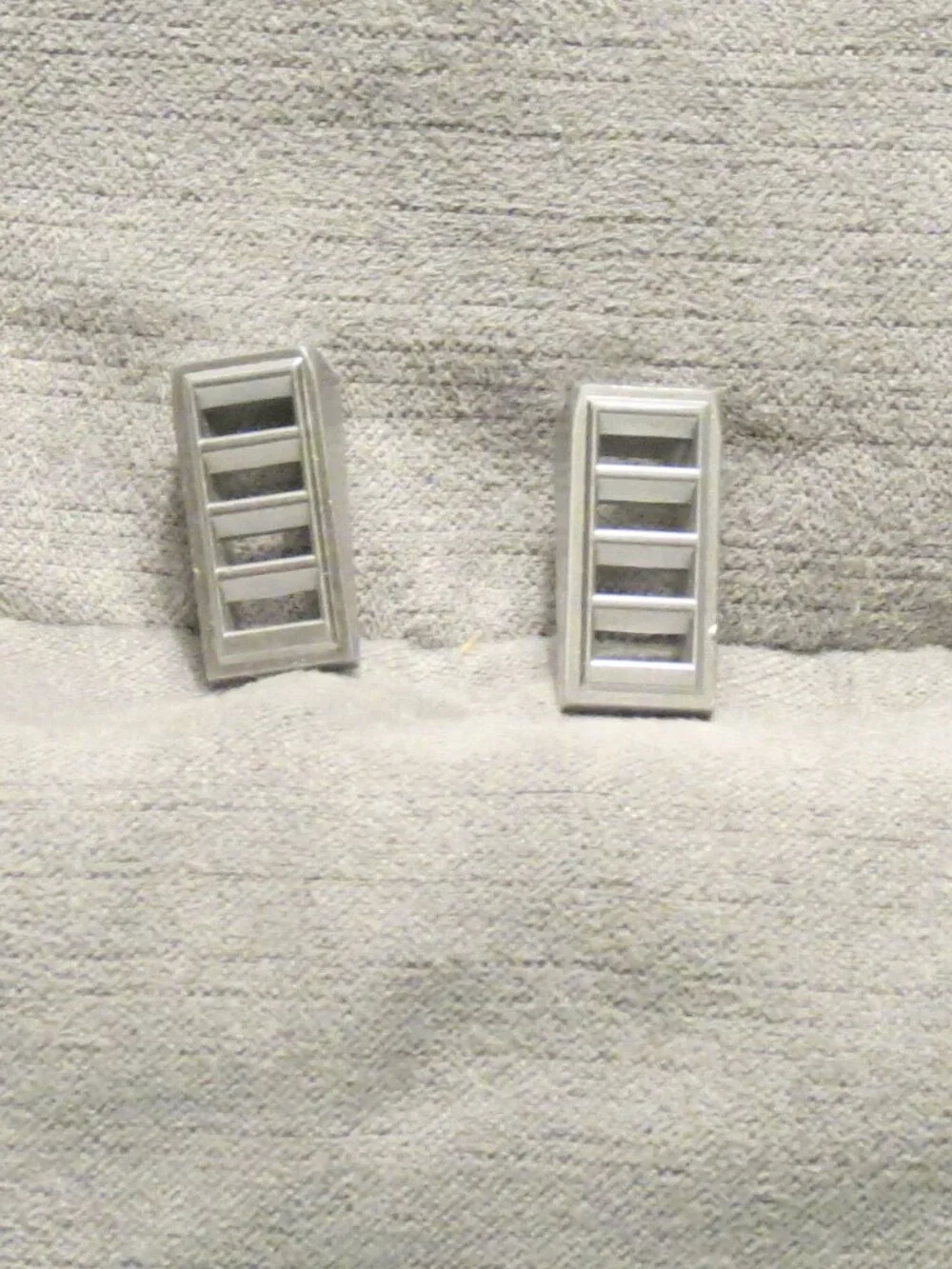 Lego lot of 2 Slope Pieces 2x1 with Grille in Metallic Silver No. 61409